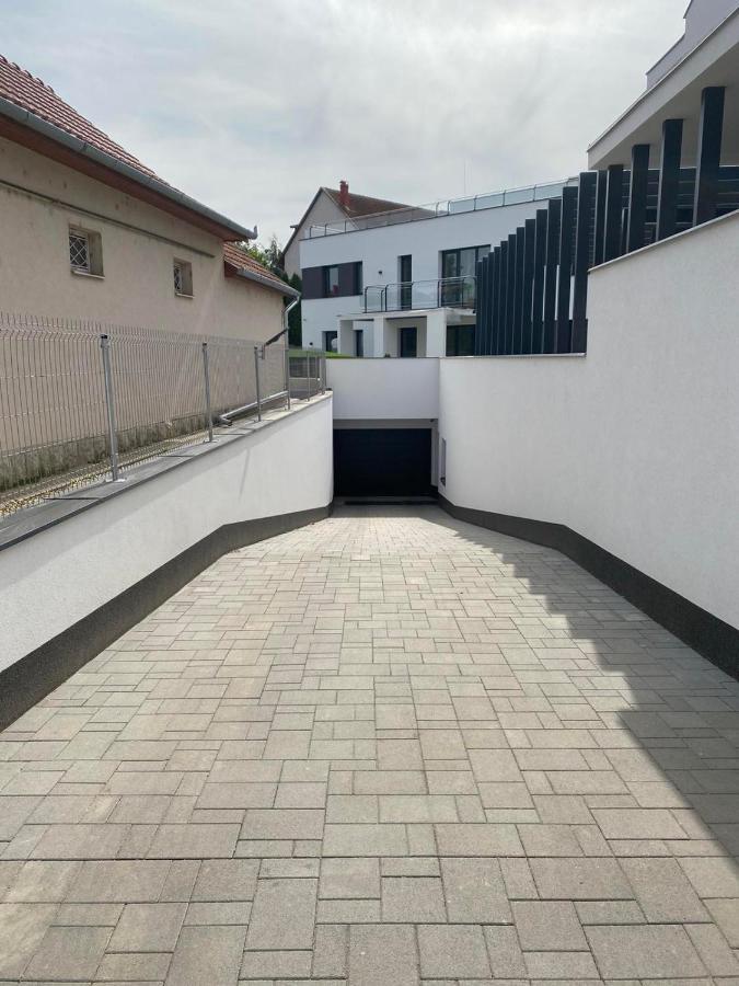 Oasis Apartman Hajduszoboszlo Ngoại thất bức ảnh